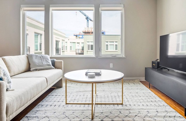 Modern LoDo Studio w/ Pool, Gym & W/D, near Union Station, by Blueground
