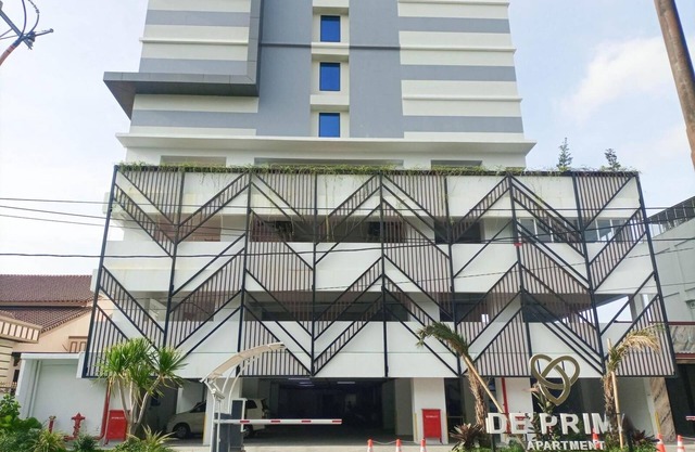 Modern Look Studio At De Prima Apartment