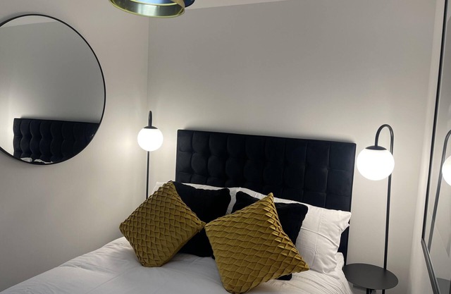 Modern-luxury 1bedroom-EnsuiteBathroom-Garden-Wifi