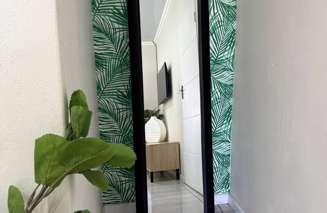 Modern Luxury 2BR 2 Bath Apt with Balcony view