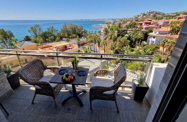 Modern luxury apartment at 100m from the beach and fantastic seaviews,