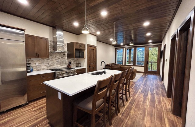 Modern Luxury Condo with River Views in Cooper Landing