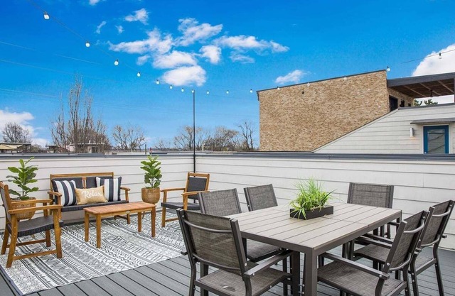 Modern Luxury + Hot Tub | Near Broadway