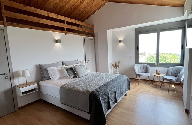 Modern & Luxury Maisonette