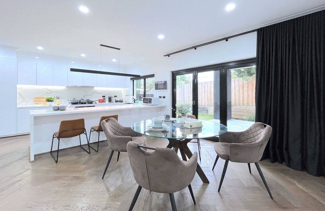 Modern Luxury Townhouse SmartTV *GarageParking