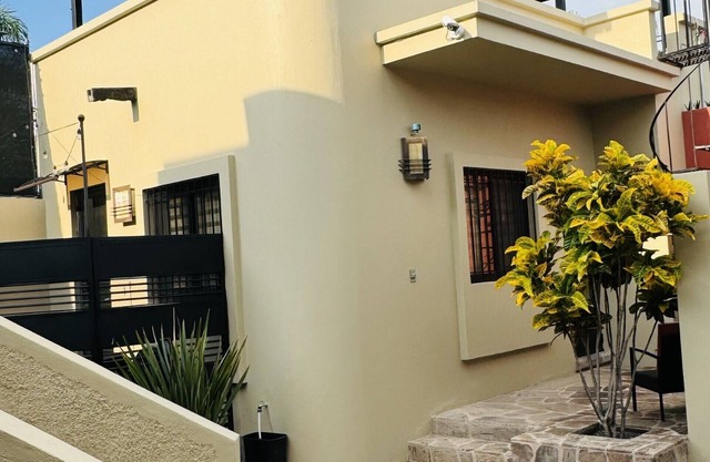 Modern Ajijic 1 King Bedroom with Great Patio - Waking Distance To Everything