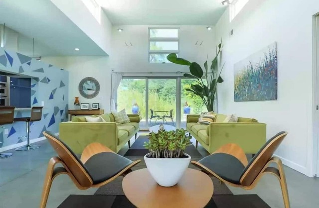 Modern Oasis 2 blocks to Beach Rooftop Terrace