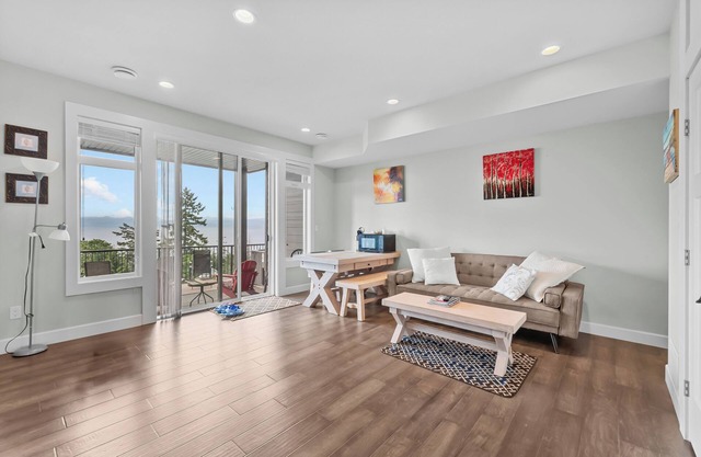 Modern Oceanview 2BR Suite w/Patio & Private Entry | Nanaimo Retreat