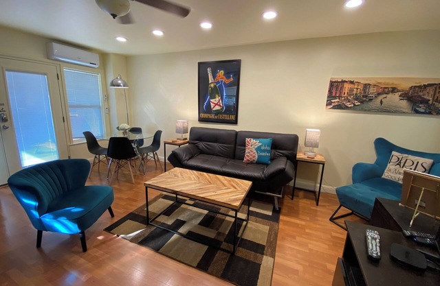 Modern one Bedroom Apartment With Private Entrance, air Conditioner, Kitchen