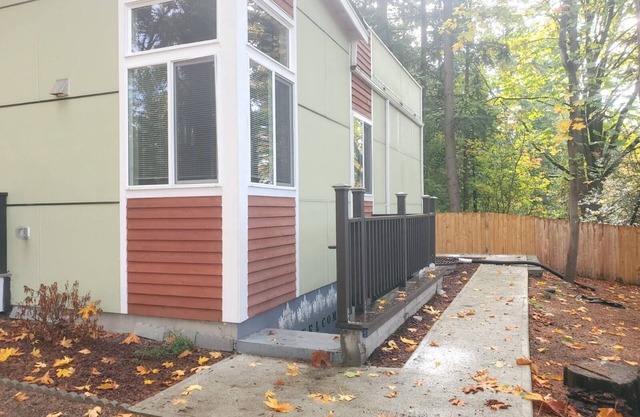 Modern Private Cottage Basement Unit