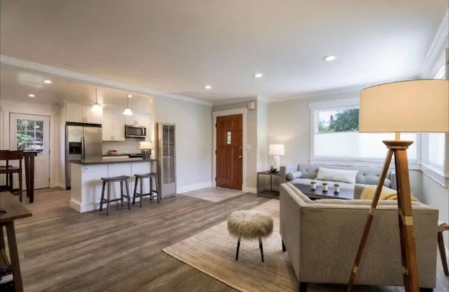 Modern Private Home W/Pool Near Downtown MV!