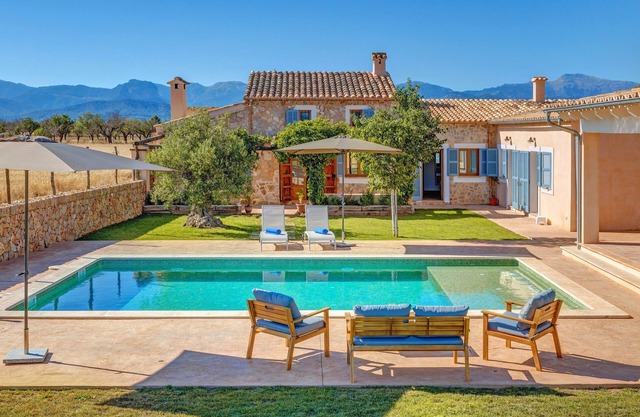 Modern, Renovated Country House with Wi-Fi, Pool, Terraces & Large Garden
