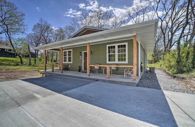 Modern Retreat w/Deck: Walk to White River!