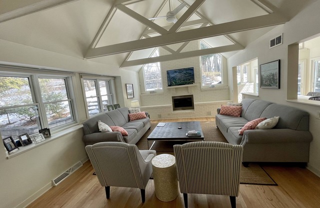 Modern Shorewood Hills Home