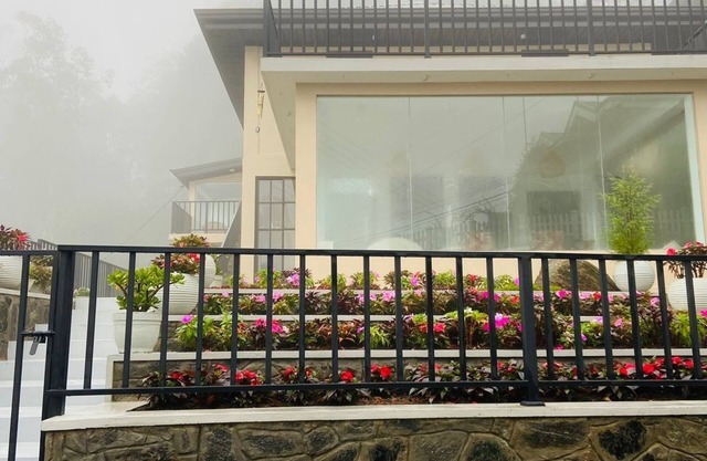 Modern spacious Cottage looking into Misty Mountains in Nuwara Eliya