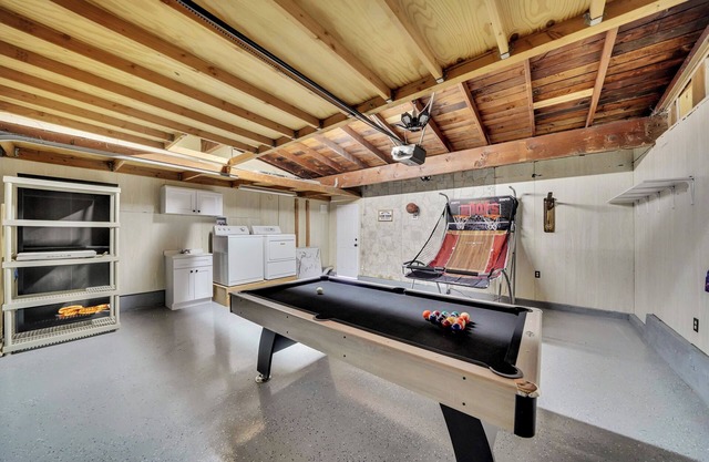 Modern Spacious Disney Arcade Pool House