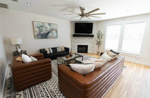 ※ Modern, Spotless Home with Monthly discounts!