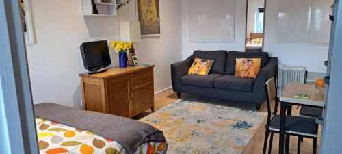 Modern studio apartment with outstanding views, sleeps 2