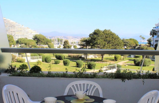 Modern Studio with Terrace, Garden View, 150m from Beach, A/C, WiFi, Sleeps 4