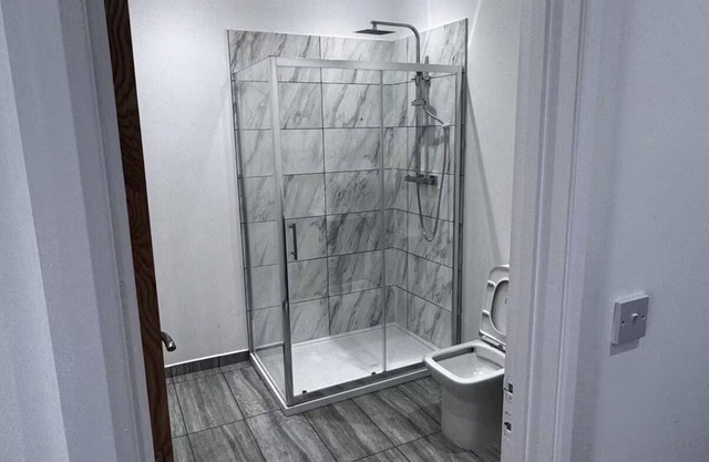 Modern Studio, Free Parking!