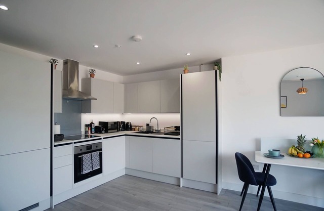 Modern studio 30 minutes to London w/free parking