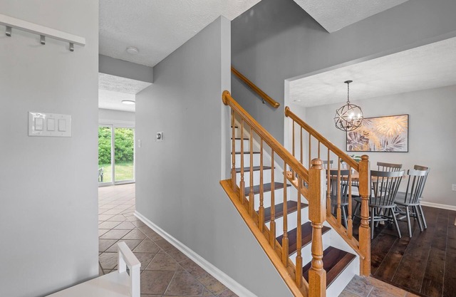 Modern & Stylish 5 Bdr Home in Cranberry/Pittsburg