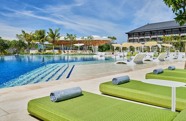 Modern suite with 2 bedrooms and sleeps up to 8 in a tranquil resort in Nusa Dua