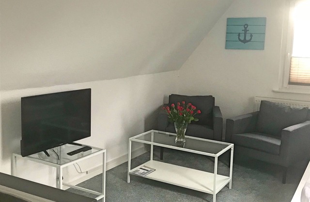 Modern top floor apartment, Hamburg North-West, FREE Wifi