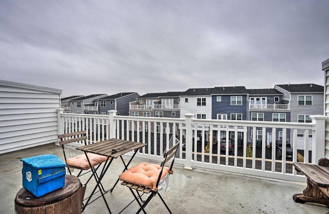 Modern Townhome 4 Mi to Downtown Frederick!