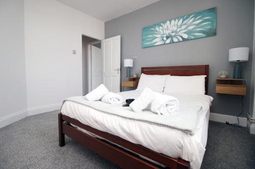 Modern Two-Bedroom Apartment on Robert Street, Swansea