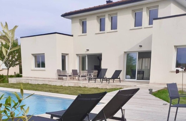 Modern villa for 10 people with swimming pool - Lac Du Der Giffaumont Champaubert