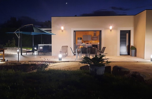 Modern vacation villa Drome jacuzzi/spa 5 places/equipped/air-conditioned