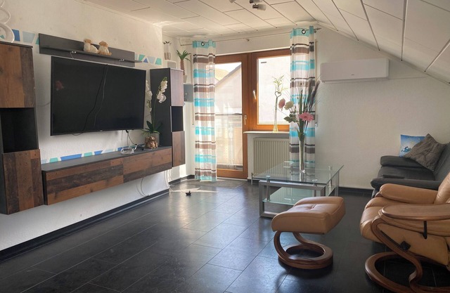 Modern vacation apartment Neckarschleife, air conditioning living area and bedroom