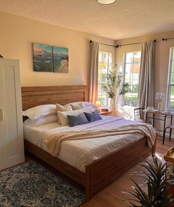 Modern Vacation Studio Minutes Away From The Parks