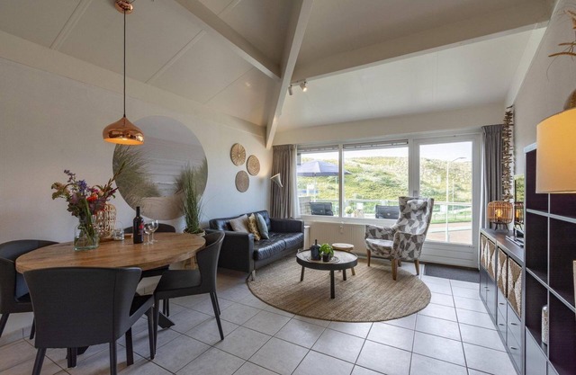 Modern Vakantie Appartement Voor 2 Personen, Gelegen Tegenover de Strandopgang van Callantsoog