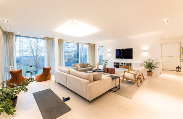 Modern villa in the countryside with pool, garden and large living room