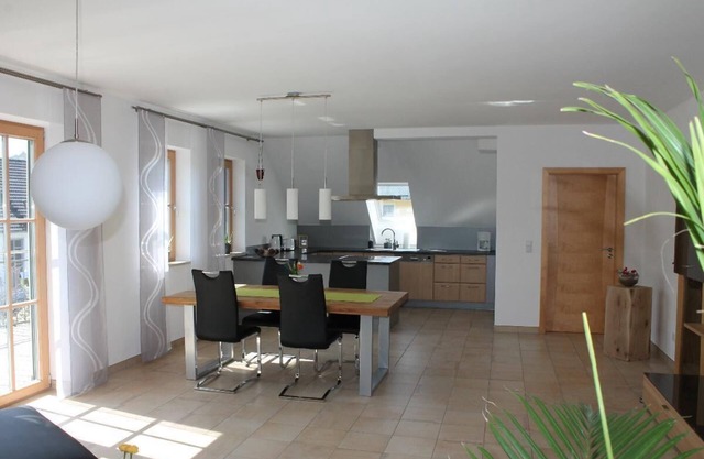 Moderne 75qm Ferienwohnung mit großem Balkon