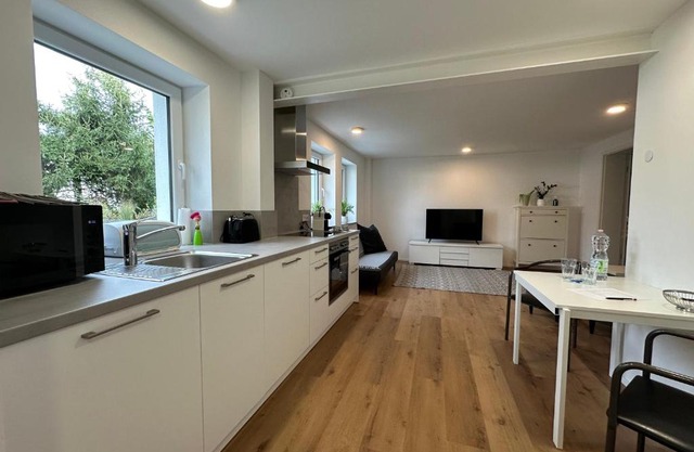 Modernes Apartment mit eigener Terrasse & Garten