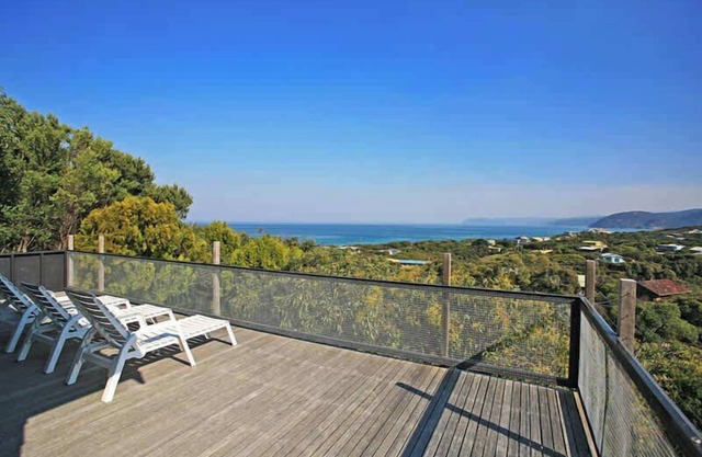 Moggs Magic I Ocean Views I Walk to Beach