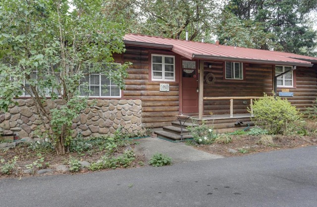 Molalla River Cottage