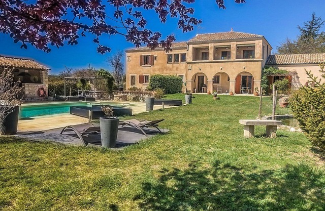 "Mon Ventoux" bed and breakfast in lavender country!