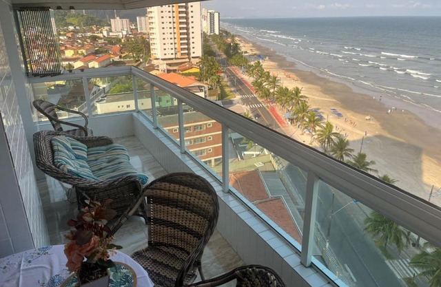 Mongaguá com vista para o Mar pé na areia