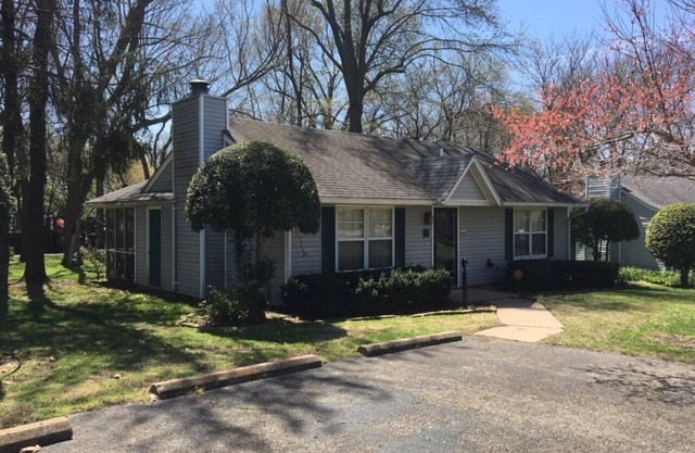 Monkey Island, Grand Lake Cottage w/pool & day boat dock