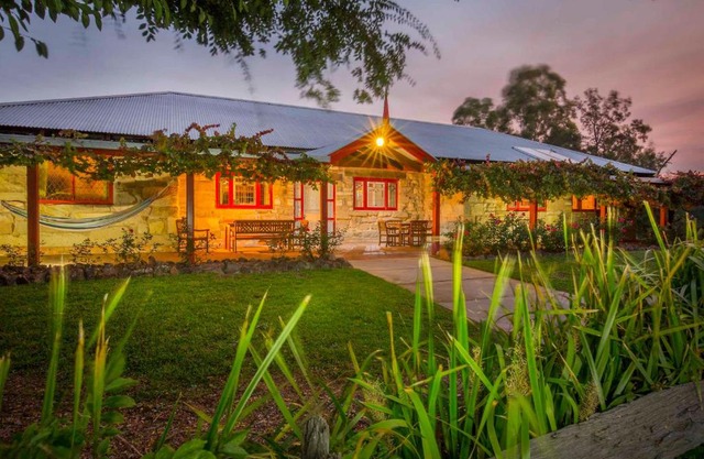 Monkey Place Country House