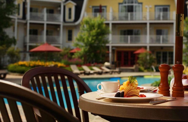 Mont-Tremblant - Château Beauvallon - One Bedroom Suite- Free resort shuttle!