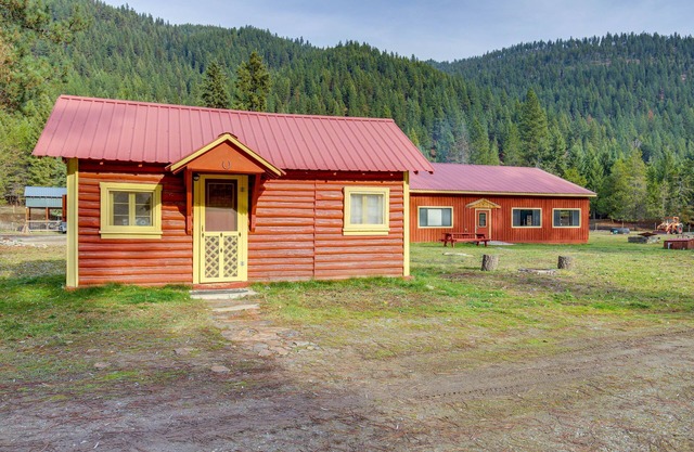 Montana Cabin: Day Trip to Glacier Nat’l Park!