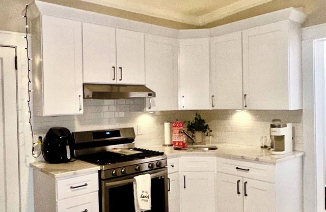 Montclair Marvel: Updated spacious apartment in Verona, NJ, close to Montclair!