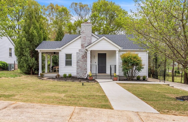 Monthly 2BR, Firepit, Fenced Yard, Workspace