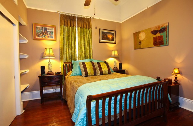 Monthly Fully Furnished Rental in Safe Mid-City Location to Enjoy City Park