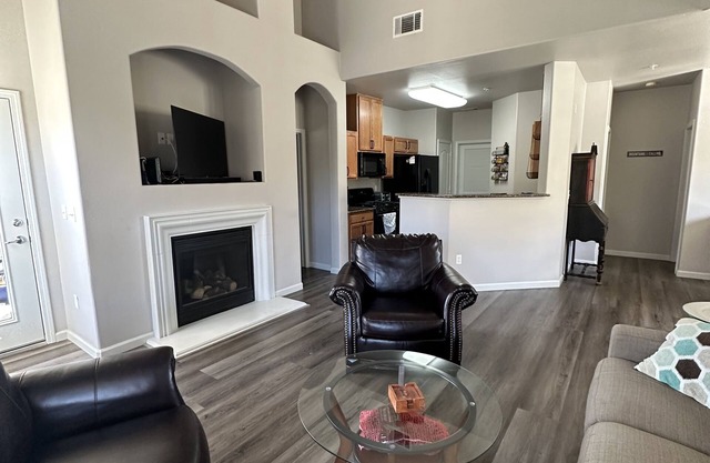 Monthly Home Rental 15 minutes to ski resort!